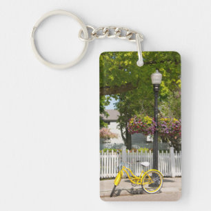 USA, Michigan, Mackinac Island. Gelbes Fahrrad Schlüsselanhänger