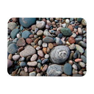 USA, Michigan. Polierte Kieselsteine an der Küste Magnet