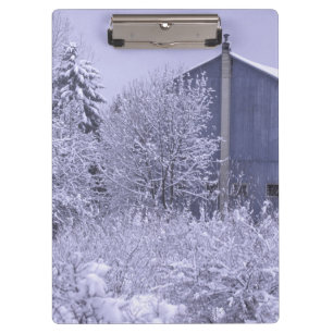 USA, Michigan, Rochester Hills. Verschneit blau Klemmbrett