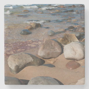 USA, Michigan. Runde Boulder auf 12 Meilen Steinuntersetzer