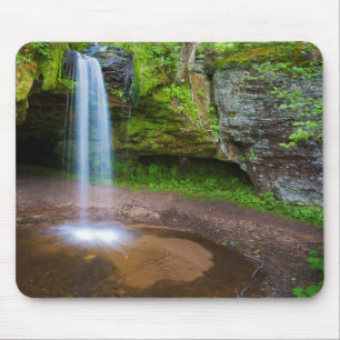 USA, Michigan. Scott's Fall in Obersterigan Mousepad
