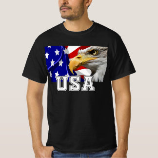 USA mit amerikanischer Flagge und wachsamer Adler  T-Shirt