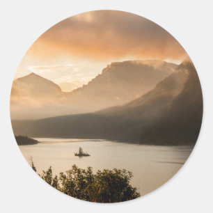 USA, Montana, Glacier-Nationalpark. Sonnenaufgang Runder Aufkleber