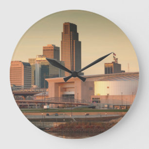 USA, Nebraska, Omaha, Skyline Große Wanduhr