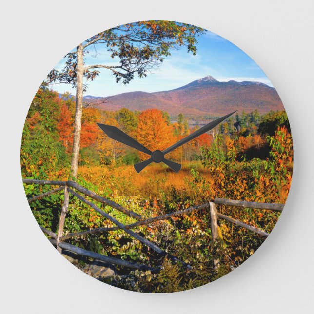 USA, Neuengland, New Hampshire, Chocorua Große Wanduhr (Vorderseite)