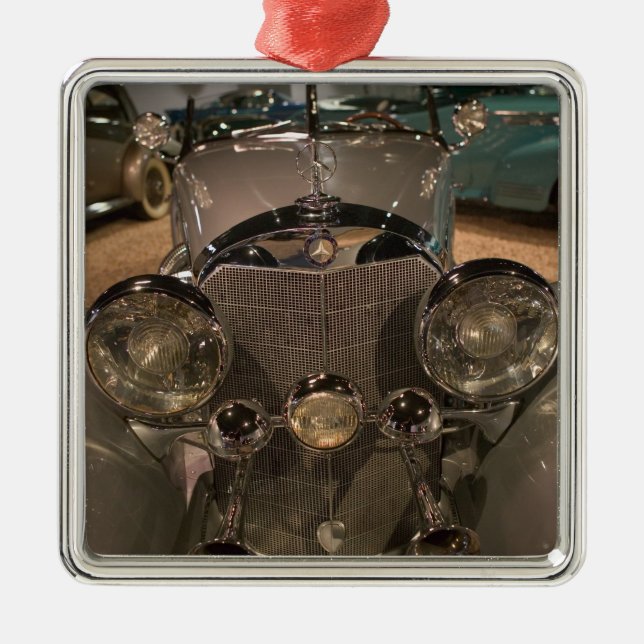 USA, Nevada_Reno: Nationales Automobil-Museum 2 Silbernes Ornament (Vorne)