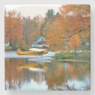 USA, New England, New Hampshire. Wasserflugzeug Steinuntersetzer