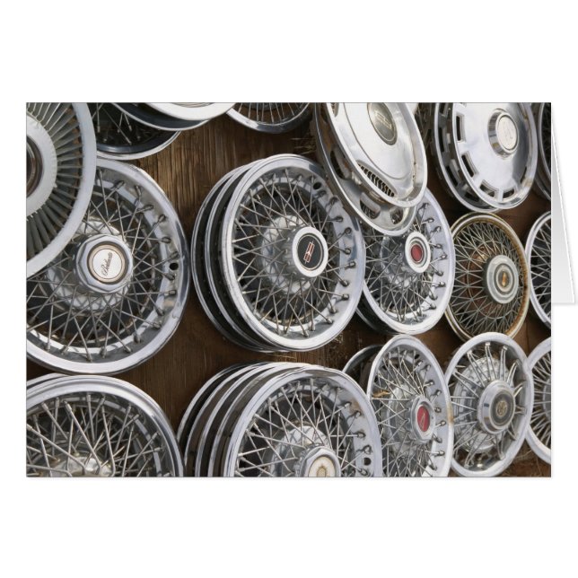 USA, New Mexico, Prewitt: Auto Hubcaps / Rt. 66 (Vorderseite (Horizontal))