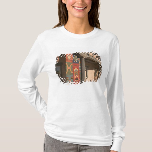 USA, New Mexico, Taos: Navaho Rug Gallery Kit T-Shirt (Vorderseite)