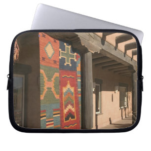 USA, New Mexico, Taos: Navaho-Teppichgalerie-Kit Laptopschutzhülle