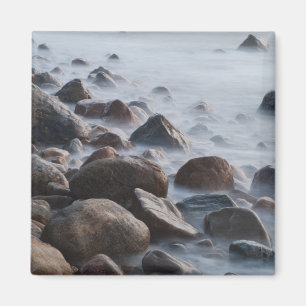 USA, New York, East Hampton. Surfen im Ozean Magnet