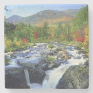 USA, New York. Ein Wasserfall in den Adirondack Steinuntersetzer