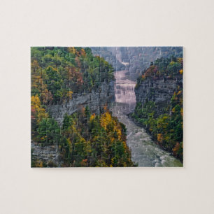 USA, New York, Letchworth Staat Park. Fluss und Puzzle