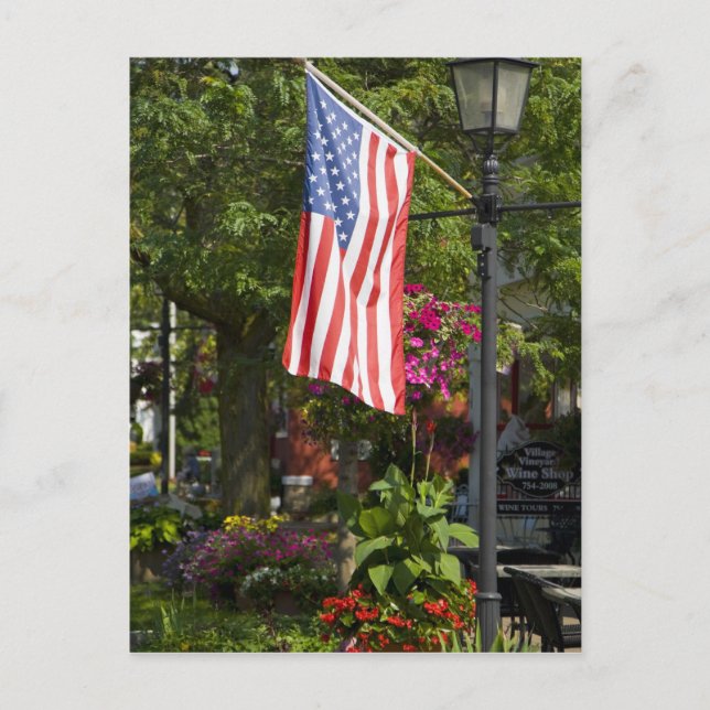 USA, New York, Lewiston. Amerikanische Flagge ange Postkarte (Vorderseite)