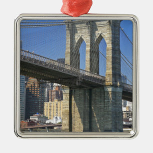 USA, New York, New York City. Brooklyn-Brücke Ornament Aus Metall