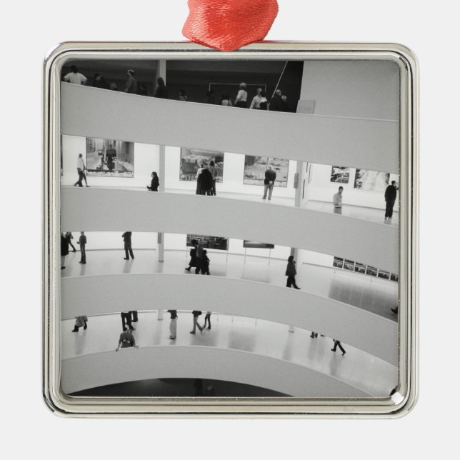 USA, New York, New York City: Guggenheim 5 Ornament Aus Metall (Vorne)
