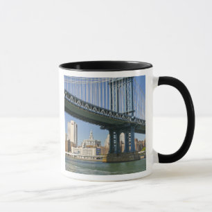 USA, New York, New York City. Manhattan Bridge Tasse