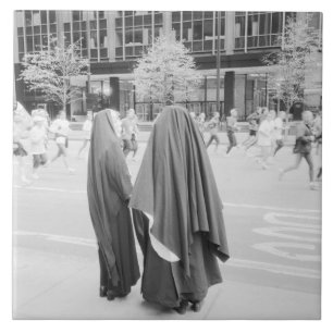 USA, NEW YORK: New York City Nuns beim NYC Fliese