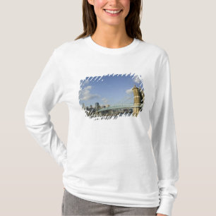USA, Ohio, Cincinnati: Roebling-Hängebrücke 2 T-Shirt