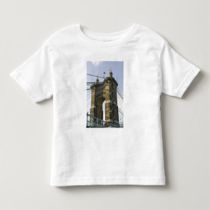 USA, Ohio, Cincinnati: Roebling Kleinkind T-shirt