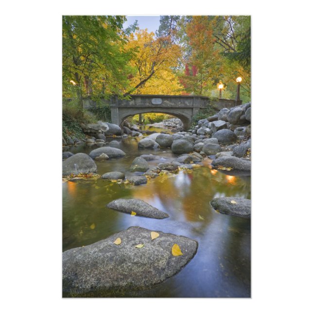 USA, Oregon, Ashland, Lithia Park. Herbst Fotodruck (Vorne)