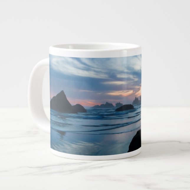 USA, Oregon, Bandon Beach. Seagull auf Felsen Jumbo-Tasse (Vorderseite Links)
