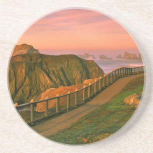 USA, Oregon, Bandon. Felsen auf dem Weg Untersetzer