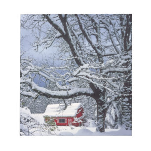 USA, Oregon, Clackamas Landkreis. Neue Schneedecke Notizblock