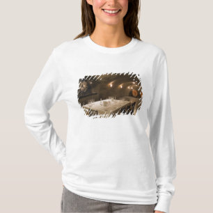 USA, Oregon, Dundee. Esszimmer in Archery T-Shirt