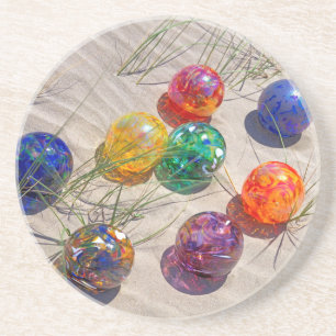 USA, Oregon. Farbige Glasflotsam auf Sanddüne Getränkeuntersetzer