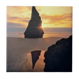 USA, Oregon. Felsbildung bei Sonnenuntergang Fliese
