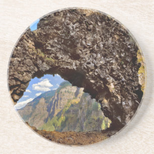 USA, Oregon. Felsen des Ages Arch im Fluss Columbi Untersetzer