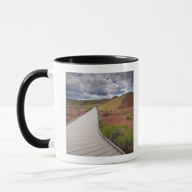 USA, Oregon, Mitchell, Bahn unter gemalt Tasse (Links)