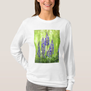 USA, Oregon, Mt. Hood National Forest, Lupine T-Shirt