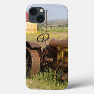 USA, Oregon, Shaniko. Rostiger Vintager Traktor Case-Mate iPhone Hülle