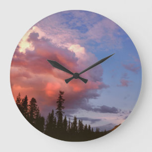 USA, Oregon, Umpqua National Forest. Sturm Große Wanduhr