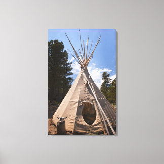 USA, South Dakota, Traditionelles Indisches Teepee Leinwanddruck