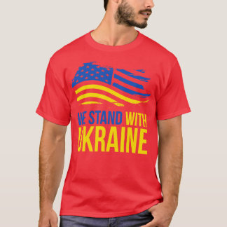USA stehen mit ukrainischer T-Shirt