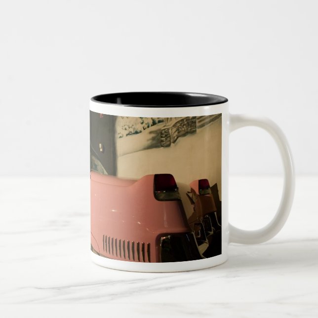 USA, Tennessee, Memphis, Elvis Presley 3 Zweifarbige Tasse (Rechts)