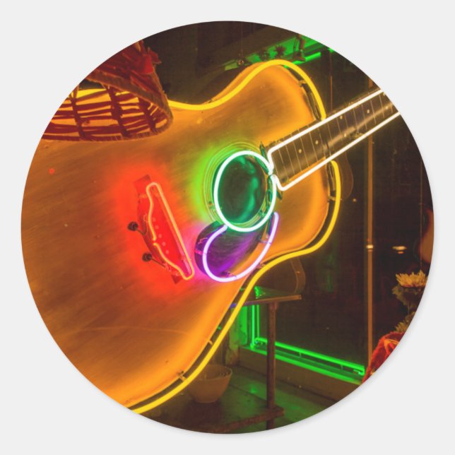 USA, Texas, Austin. Neon Guitar bei Blackmail Runder Aufkleber (Vorderseite)