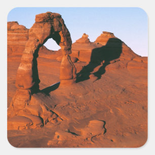 USA, Utah, Arches NP. Delicate Arch ist einer von Quadratischer Aufkleber