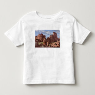 USA, Utah. Aussicht auf Fisher Towers Kredit als: Kleinkind T-shirt