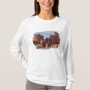 USA, Utah. Aussicht auf Fisher Towers Kredit als: T-Shirt