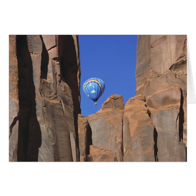 USA, Utah, Monument Valley. Eine Regenbogenheiße (Vorderseite (Horizontal))