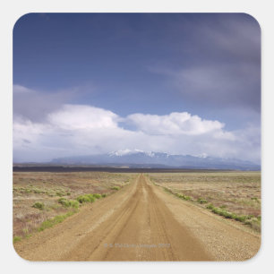 USA, Utah, Schotterwegüberfahrtlandschaft Quadratischer Aufkleber