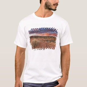 USA, Utah. Sonnenuntergang auf Poison Spider Mesa T-Shirt