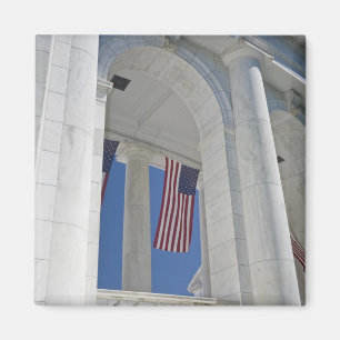 USA, VA, Arlington. Amerikanische Flaggen werden Magnet