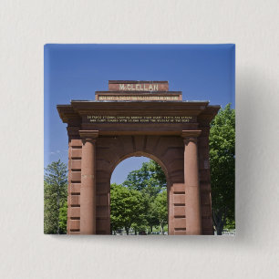 USA, VA, Arlington. McClellan Tor in Arlington Button