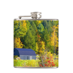 USA, Vermont. Herbstlaub entlang der Highway 100. Flachmann