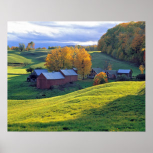 USA, Vermont, Jenne Farm. Rollende grüne Hügel Poster